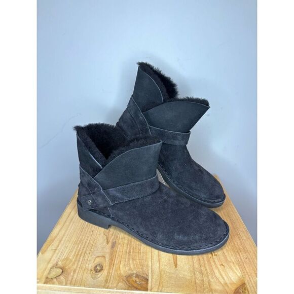 UGG Women's Zariyah Water Repellent Shearling Suede Ankle Bootie Black Size 7.5‎ - Picture 1 of 7